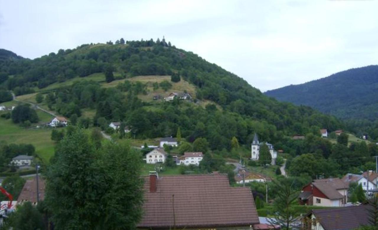 Appartement Cosy A Cornimont 30 M² Avec Terrasse Et Vue Montagne מראה חיצוני תמונה