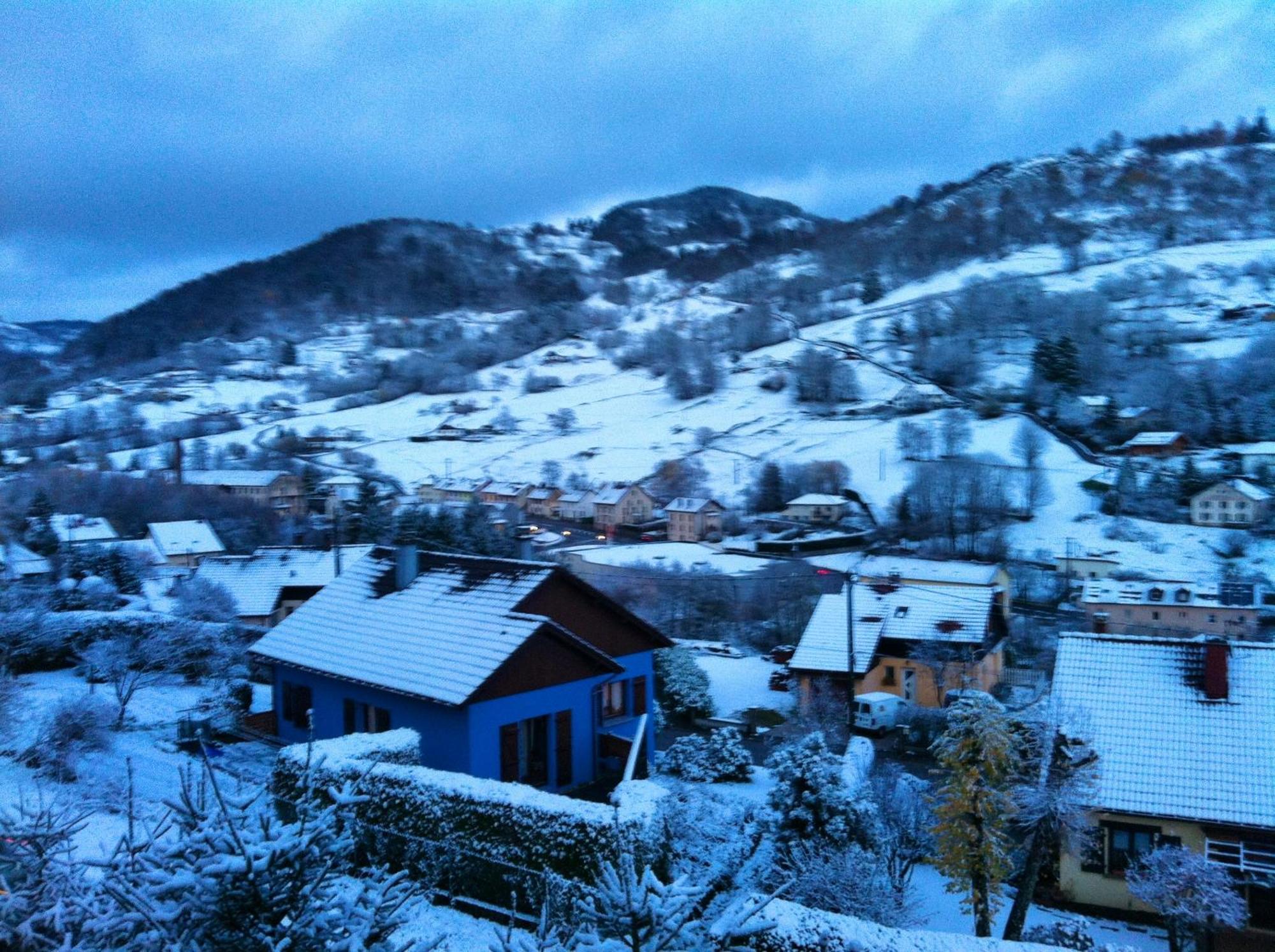 Appartement Cosy A Cornimont 30 M² Avec Terrasse Et Vue Montagne מראה חיצוני תמונה