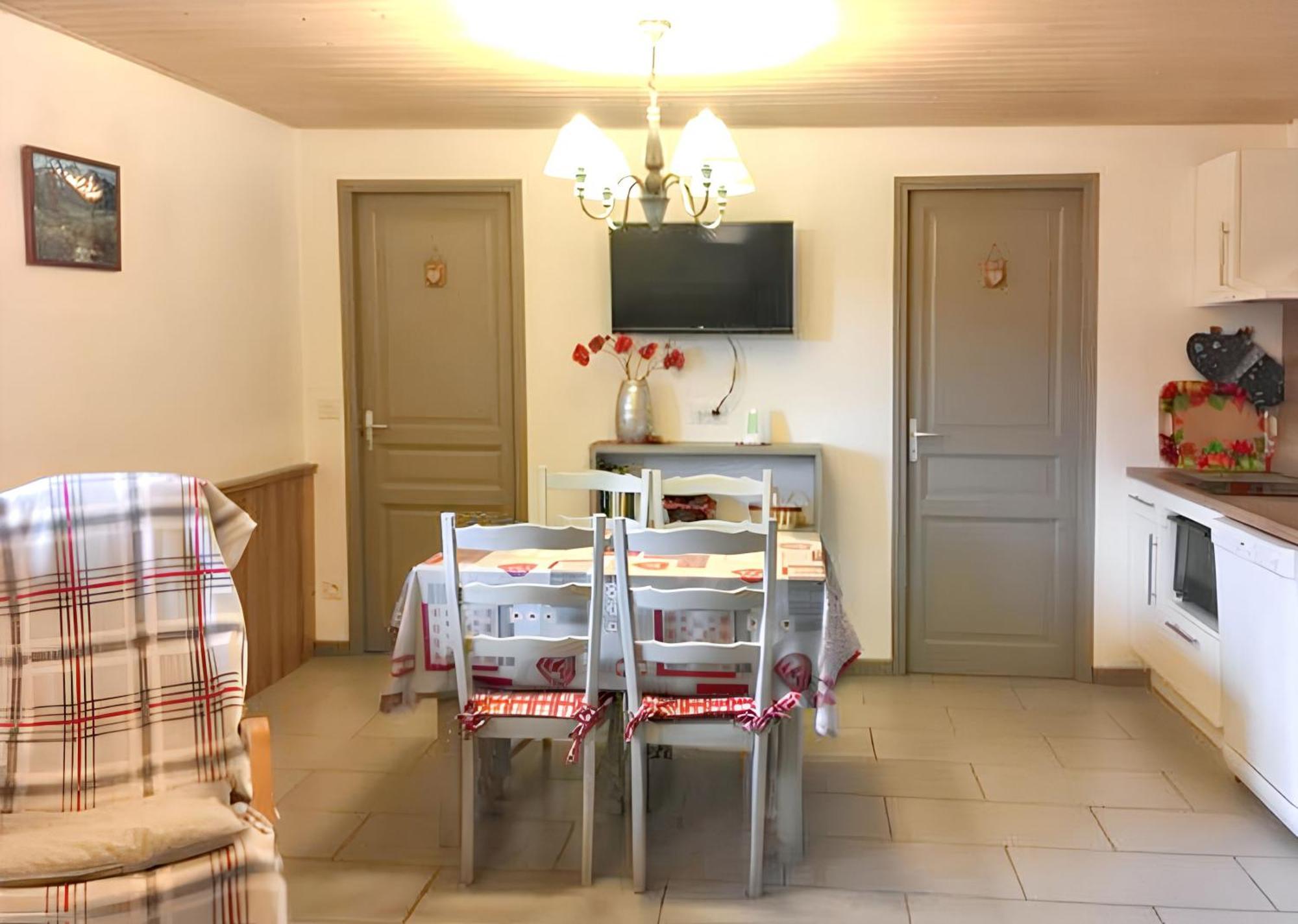 Appartement Cosy A Cornimont 30 M² Avec Terrasse Et Vue Montagne מראה חיצוני תמונה